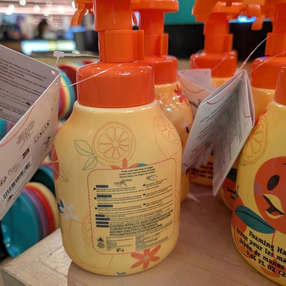 NEW🌟2025 Disney Parks Mousewares Orange Bird Mickey Shaped Foam Soap Dispenser - Picture 4 of 4